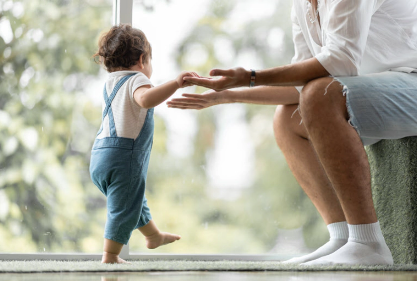 Bé mấy tháng biết đứng chựng