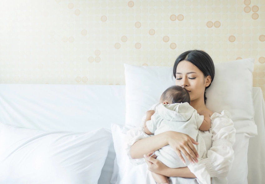 Bé sinh non chậm tăng cân