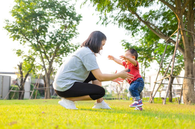 Bé trai 11 tháng tuổi nặng bao nhiêu kg