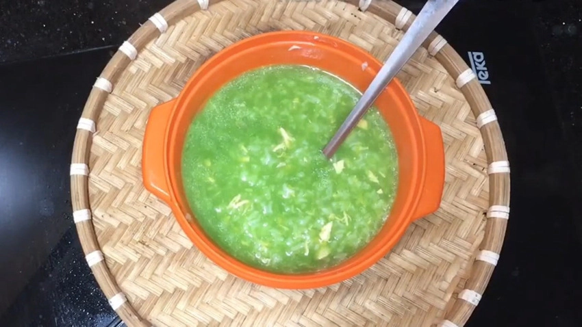 Cách nấu cháo cá hồi cho bé 8 tháng