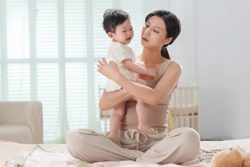 Phân của bé ăn dặm bị táo bón