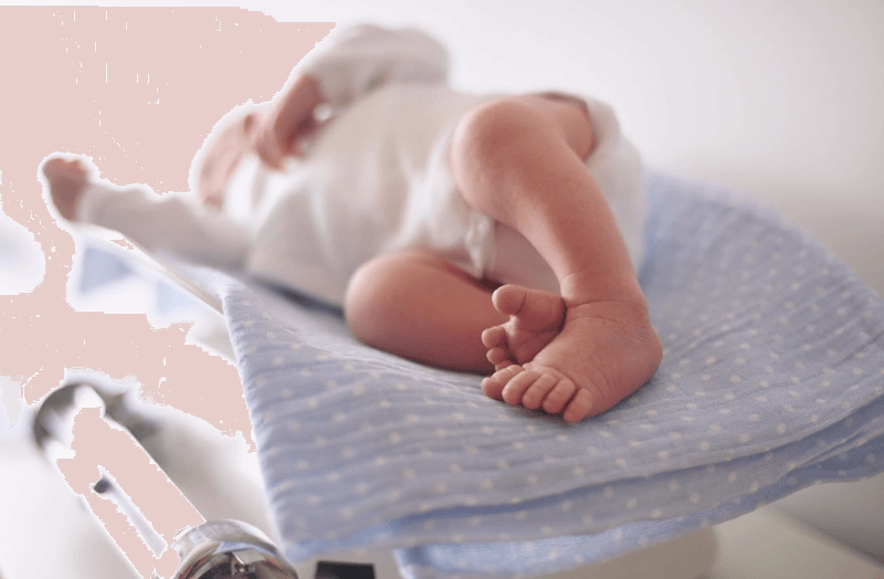 Trẻ 3 tháng tuổi xì hơi nhiều nhưng không ị