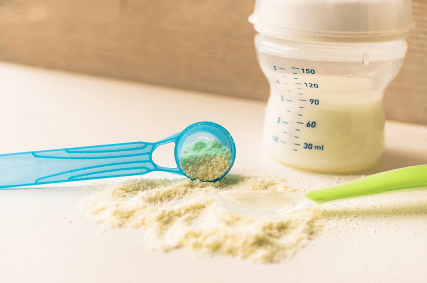 Trẻ 4 tháng tuổi bao nhiêu kg là đủ