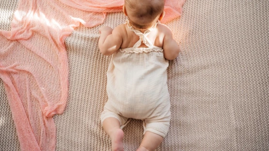 Tìm hiểu trẻ mấy tháng biết trườn