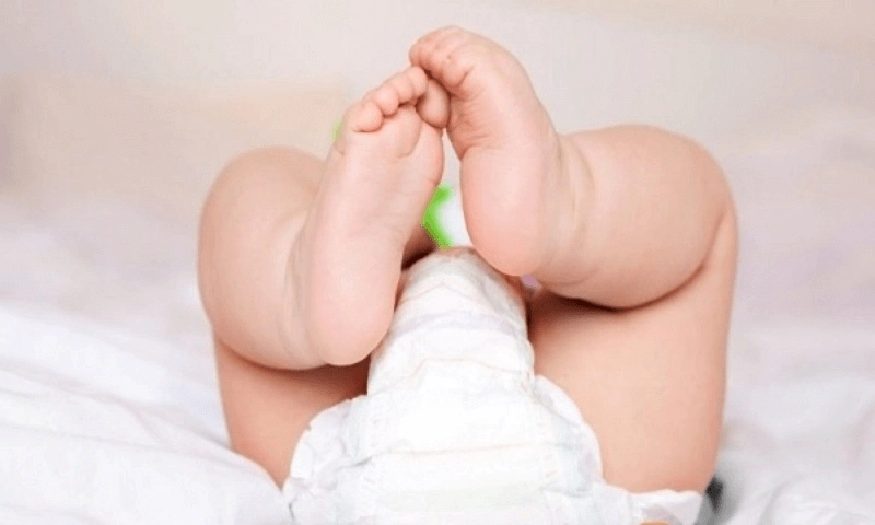 Trẻ sơ sinh 2 tháng tuổi ị bao nhiêu lần