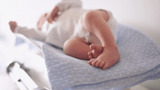 Trẻ sơ sinh 2 tháng tuổi nặng bao nhiêu kg