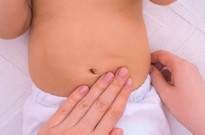 Trẻ sơ sinh gắt ngủ do đâu