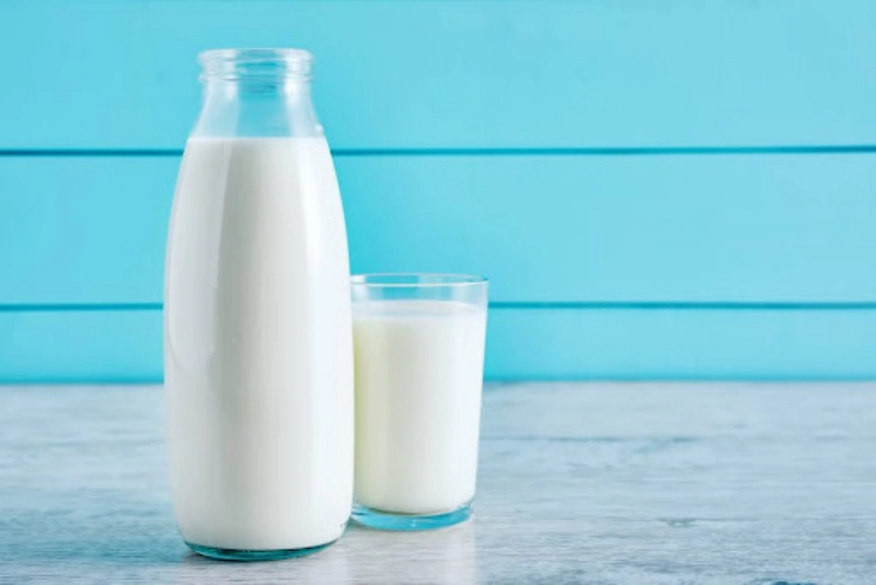 trẻ sơ sinh vặn mình