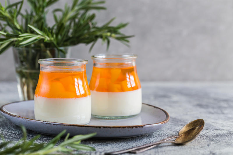 panna cotta vị đào cho trẻ 8 tháng