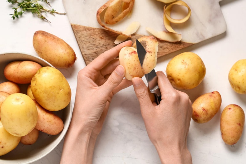 bé bị tiêu chảy nên ăn khoai tây