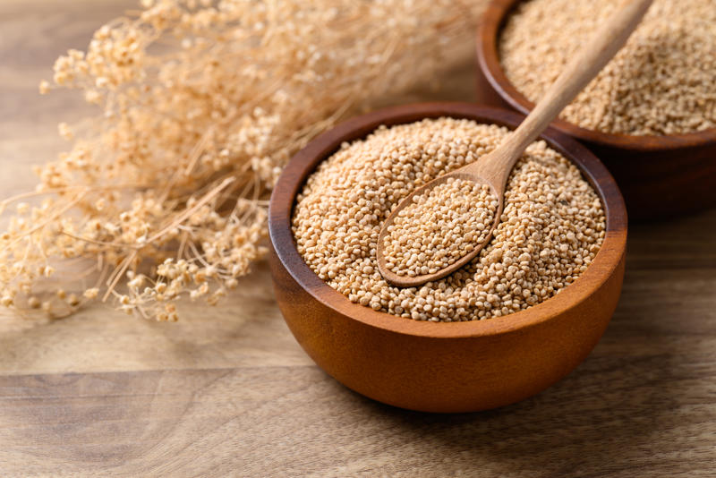 hạt quinoa giúp bé ngăn ngừa táo bón