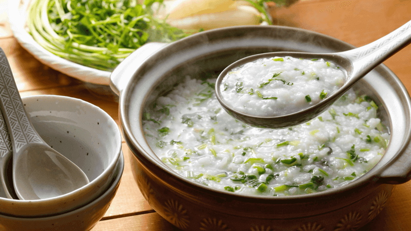 cháo cua với rau ngót