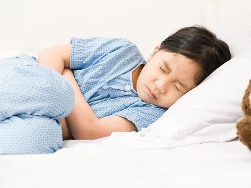 trẻ bị tắc ruột
