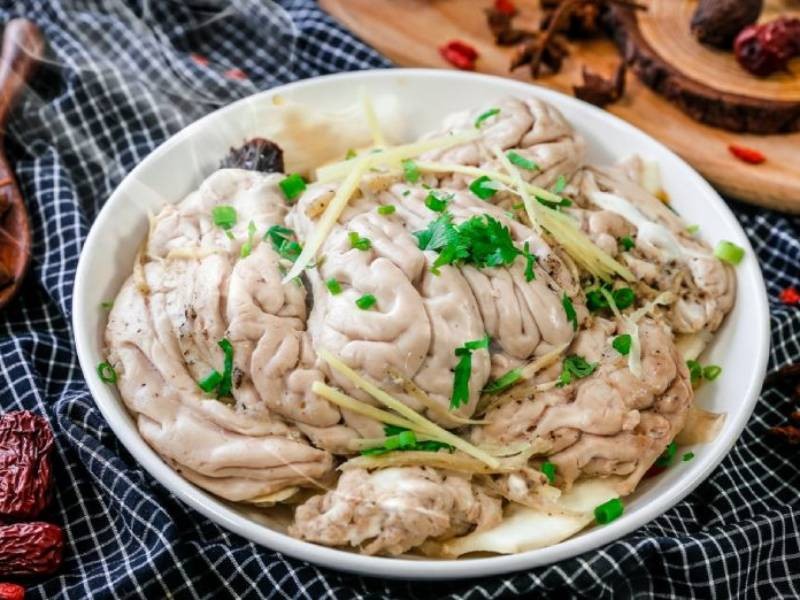 cách sơ chế óc heo làm cháo cho bé 0-12 tháng