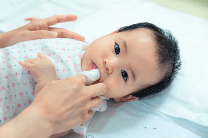 vệ sinh răng miệng cho trẻ