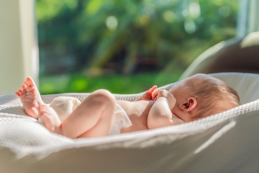 Trẻ sơ sinh nghẹt mũi khò khè biểu hiện qua hô hấp và sinh hoạt