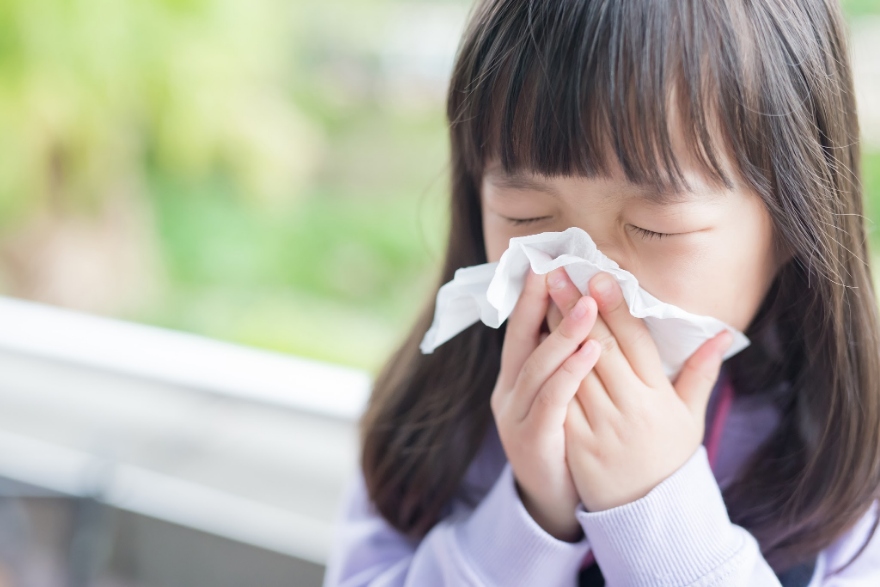 Viêm phế quản là một trong các bệnh thường gặp ở trẻ khi giao mùa