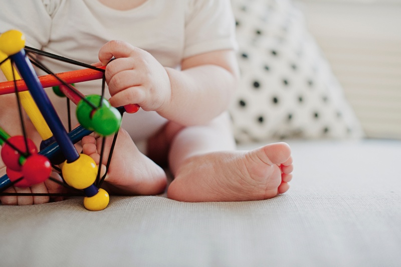 bé mấy tháng biết ngồi