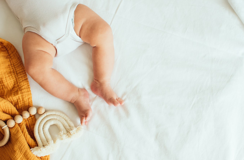 Bé sơ sinh ít ngủ ban ngày