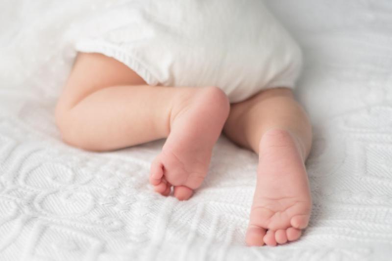 Bé trai 8 tháng nặng bao nhiêu kg