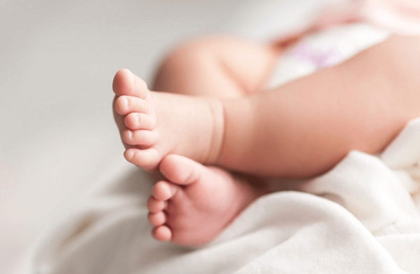 Sự phát triển của trẻ sơ sinh trong tháng đầu
