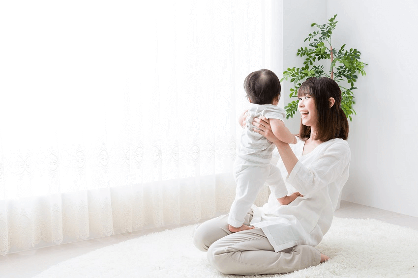 Giai đoạn phát triển của trẻ sơ sinh 10-12 tháng