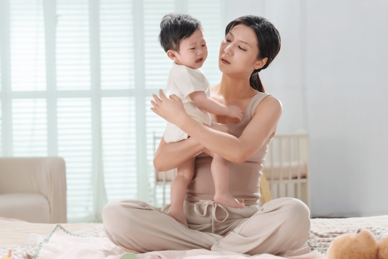 Phân của bé ăn dặm bị táo bón