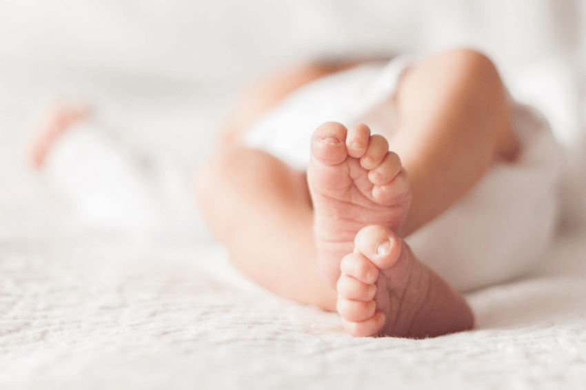 Táo bón trẻ sơ sinh có sao không