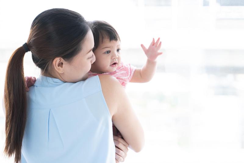 Trẻ 4 tháng biếng ăn làm thế nào