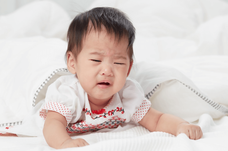 Trẻ 4 tháng bú bao nhiêu là đủ