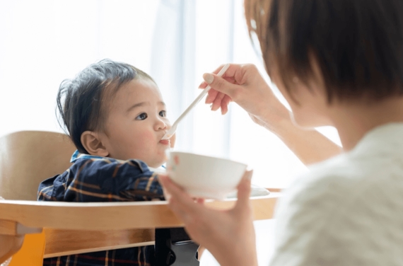 Trẻ 8 tháng ăn bao nhiêu ml cháo 1 bữa