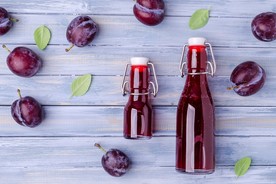 nước mận chữa táo bón cho bé 