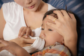 trẻ sơ sinh bị ho sổ mũi nhưng không sốt