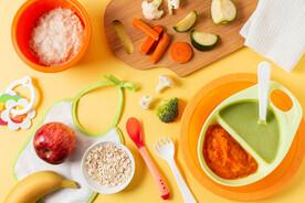 Trẻ 10 tháng ăn cháo như thế nào