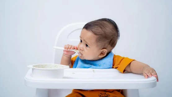 Trẻ 5 tháng ăn dặm được chưa