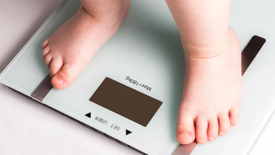 Trẻ 9 tháng tuổi nặng bao nhiêu kg