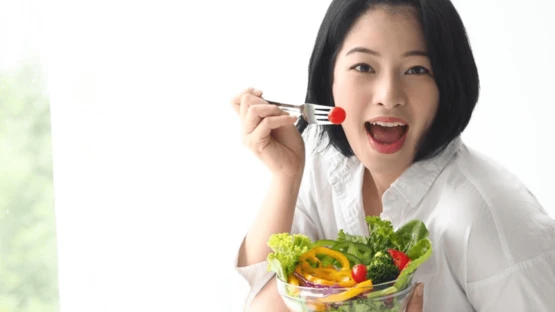 Bé sơ sinh bị sôi bụng mẹ nên ăn gì