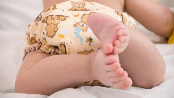 Trẻ sơ sinh đánh hơi nhiều và thối nhưng không đi ngoài