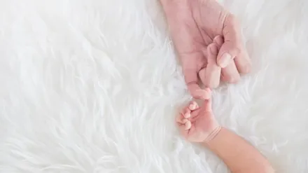 tại sao trẻ sơ sinh khóc nhiều