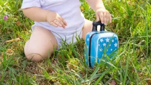 trẻ 15 tháng biết làm gì