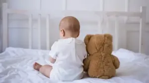 trẻ mấy tháng biết ngồi