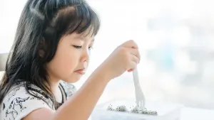 trẻ biếng ăn chậm tăng cân