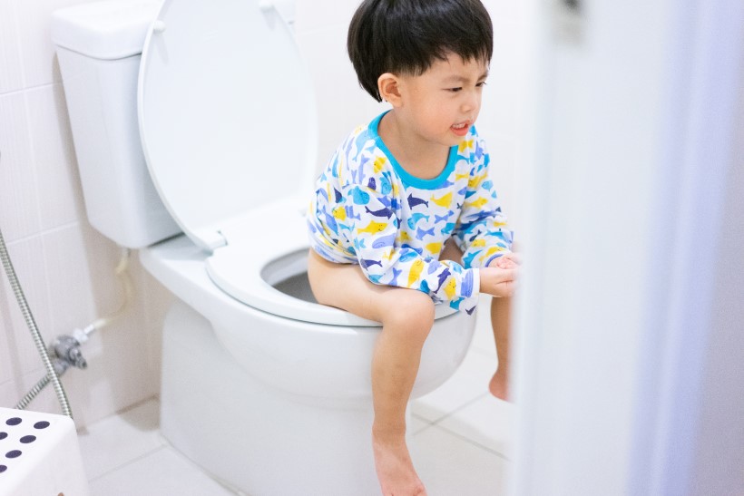 Trẻ bị táo bón nên ăn gì? 17 thực phẩm trị táo bón cho trẻ