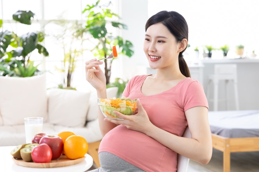 mách mẹ cách kiểm soát thèm ăn khi mang thai