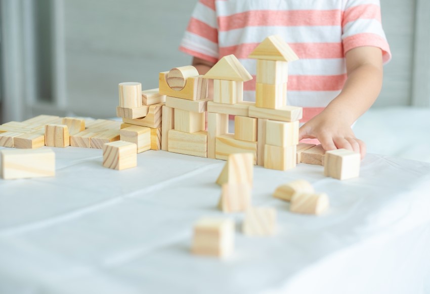 lợi ích của trò chơi montessori