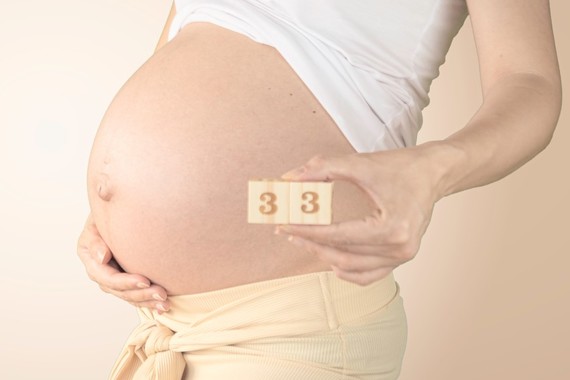 thai nhi 33 tuần nặng bao nhiêu