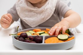 chế độ dinh dưỡng cho trẻ 1 tuổi