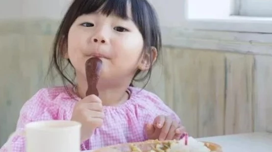 bé ăn không hấp thu phải làm sao